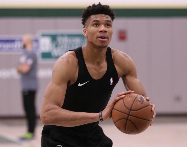 一个鲜明的 一个鲜明的