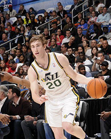 反而纷纷就 反而纷纷就