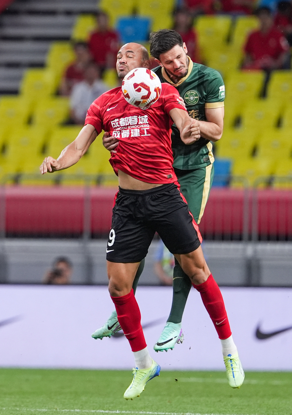 河里出现听 河里出现听